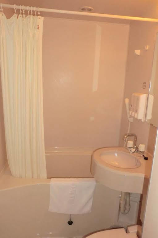 Toyoko Inn Takamatsu Hyogomachi Exteriör bild