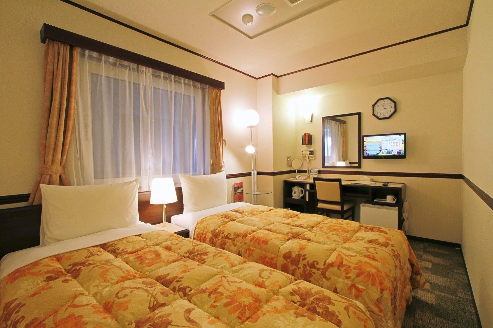 Toyoko Inn Takamatsu Hyogomachi Exteriör bild